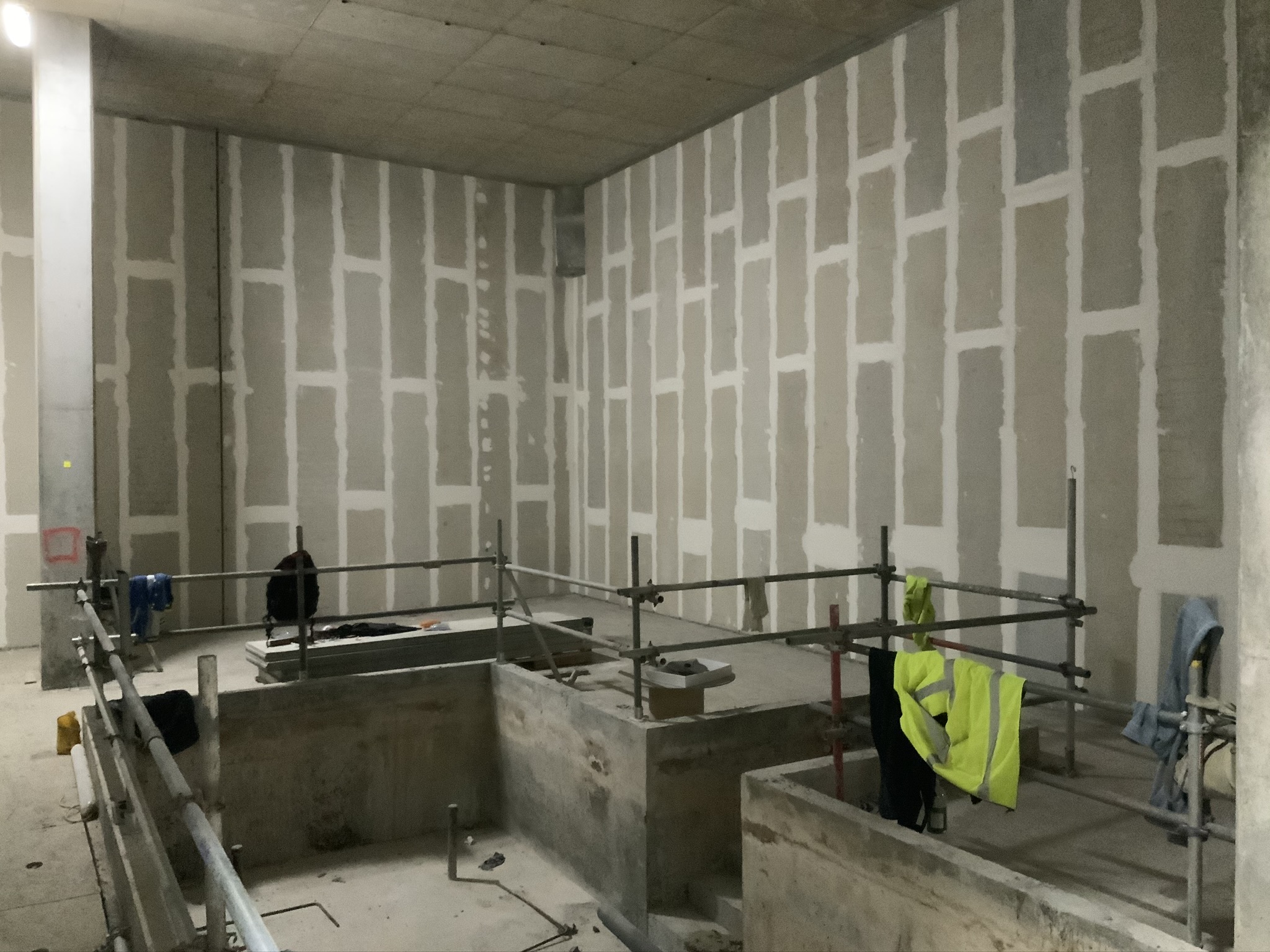 Specwall Vs Blockwork Time And Motion Study - Premium Vintage Illustration - Desktop